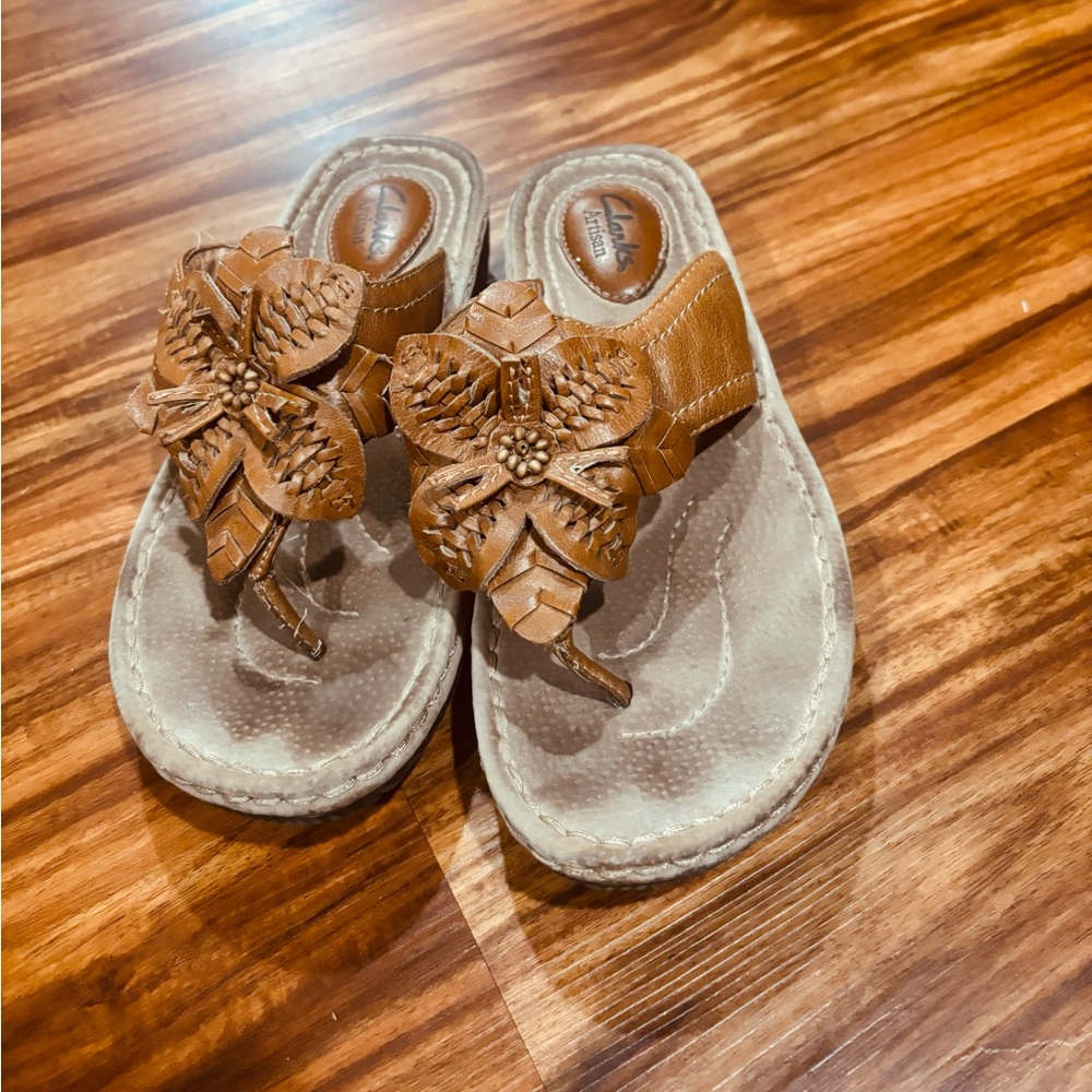 Clark’s Artisan Brown Leather Sandals slight wedge